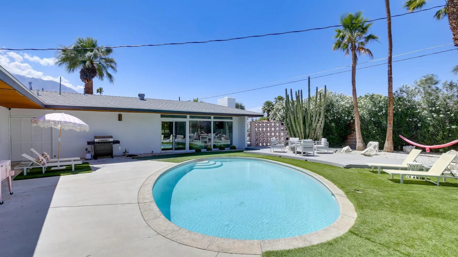 2 Mi To Dtwn Palm Springs Vibrant Home With Hot Tub