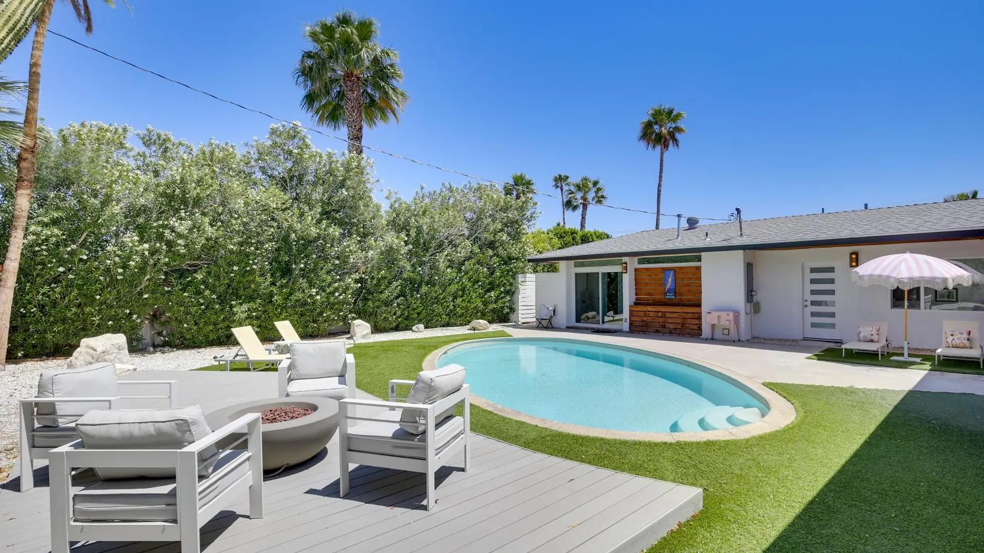 2 Mi To Dtwn Palm Springs Vibrant Home With Hot Tub 미국