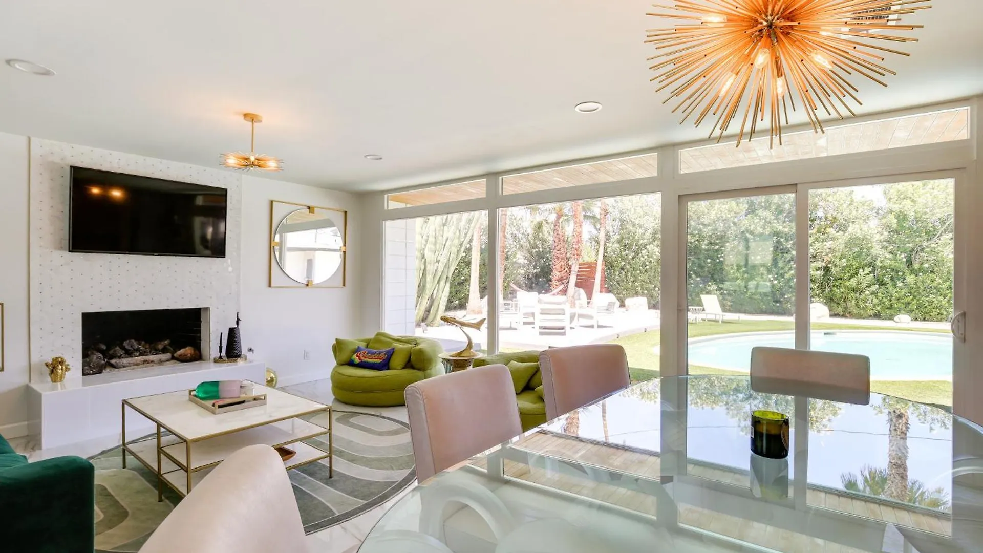 2 Mi To Dtwn Palm Springs Vibrant Home With Hot Tub 0*,  미국